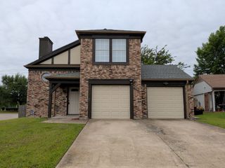 318 Spanish Moss Drive, Arlington, TX 76018