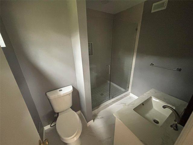 6127 Bandera Avenue B, Dallas, TX 75225