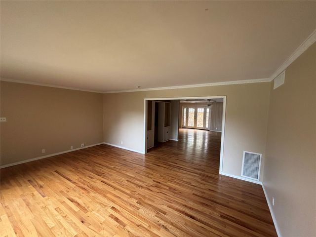 6127 Bandera Avenue B, Dallas, TX 75225