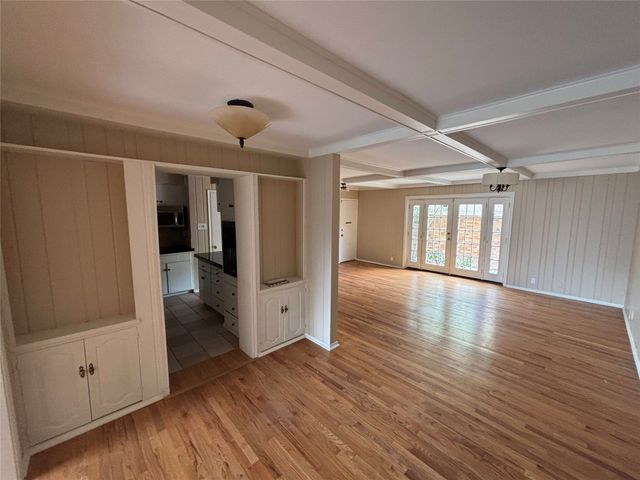 6127 Bandera Avenue B, Dallas, TX 75225