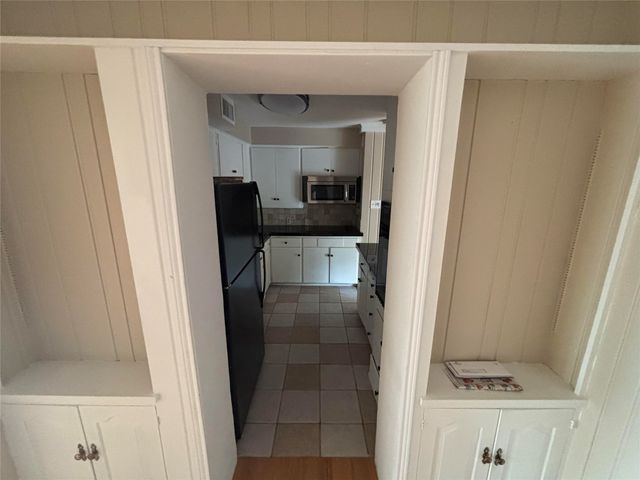 6127 Bandera Avenue B, Dallas, TX 75225