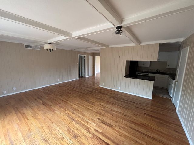 6127 Bandera Avenue B, Dallas, TX 75225