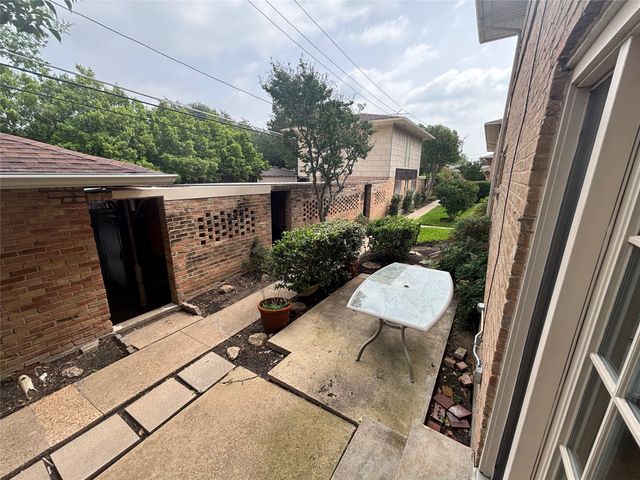 6127 Bandera Avenue B, Dallas, TX 75225