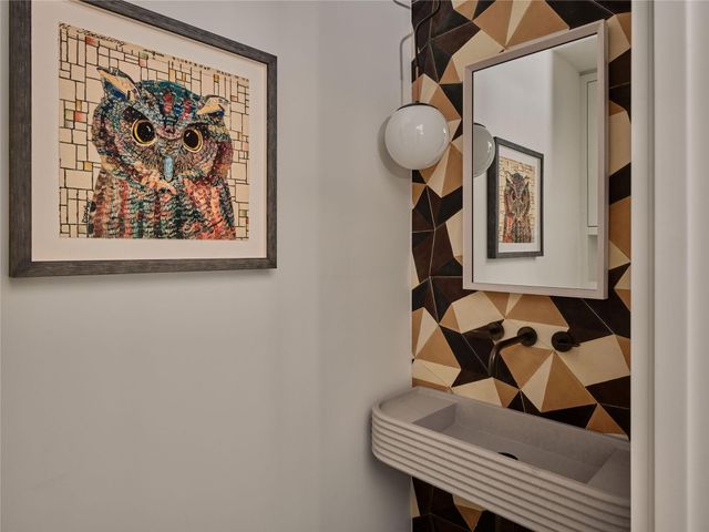 3016 Edgewater DR, Austin, TX 78733