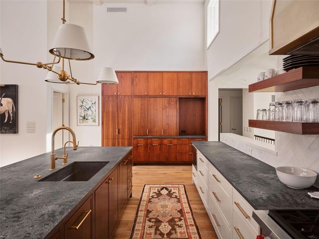 3016 Edgewater DR, Austin, TX 78733