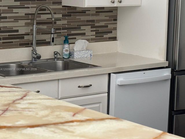 150 Ocean Lane Dr 6F, Key Biscayne, FL 33149