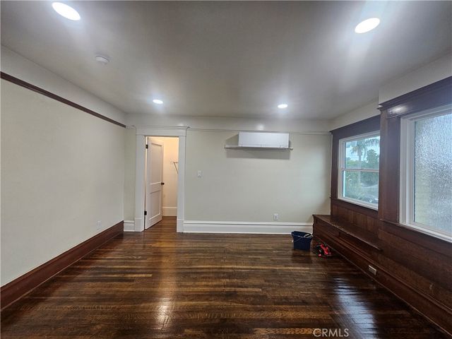 711 S Broadway, Santa Ana, CA 92701