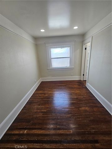 711 S Broadway, Santa Ana, CA 92701