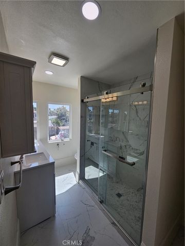 711 S Broadway, Santa Ana, CA 92701