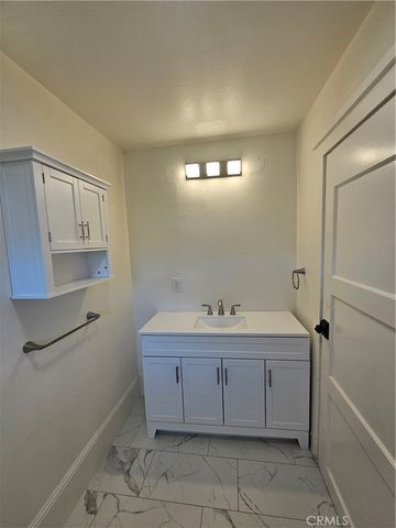 711 S Broadway, Santa Ana, CA 92701