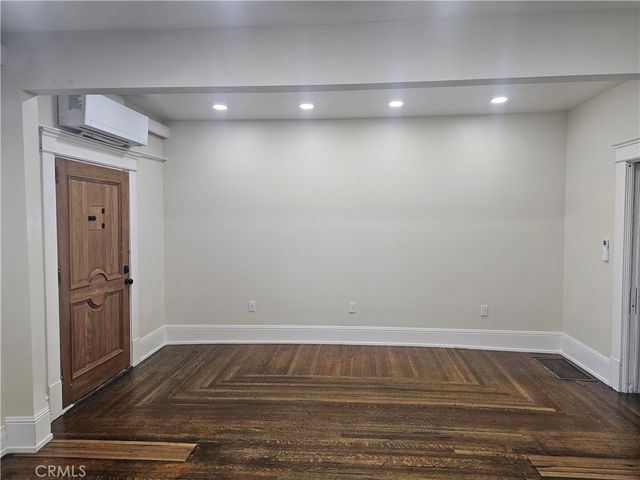 711 S Broadway, Santa Ana, CA 92701