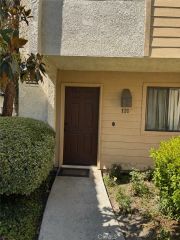 5720 Owensmouth Avenue 131, Woodland Hills, CA 91367