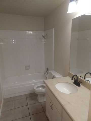 4401 Andalusia Trail, Arlington, TX 76017