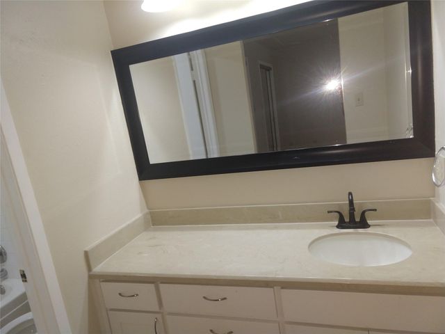 4401 Andalusia Trail, Arlington, TX 76017