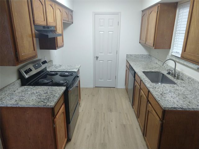 4401 Andalusia Trail, Arlington, TX 76017