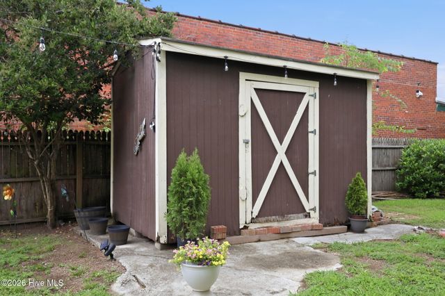 122 E 2nd Street, Washington, NC 27889