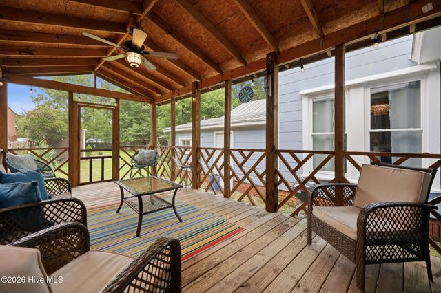 122 E 2nd Street, Washington, NC 27889