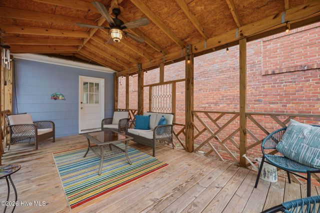 122 E 2nd Street, Washington, NC 27889