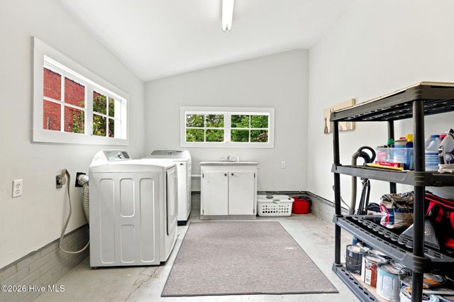122 E 2nd Street, Washington, NC 27889