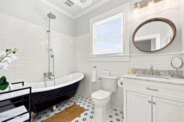 122 E 2nd Street, Washington, NC 27889