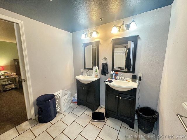 17730 S Old Highway 62, Tahlequah, OK 74464