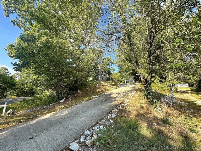 17730 S Old Highway 62, Tahlequah, OK 74464