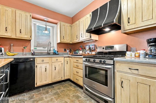 11706 Herrick Ln, Louisville, KY 40243