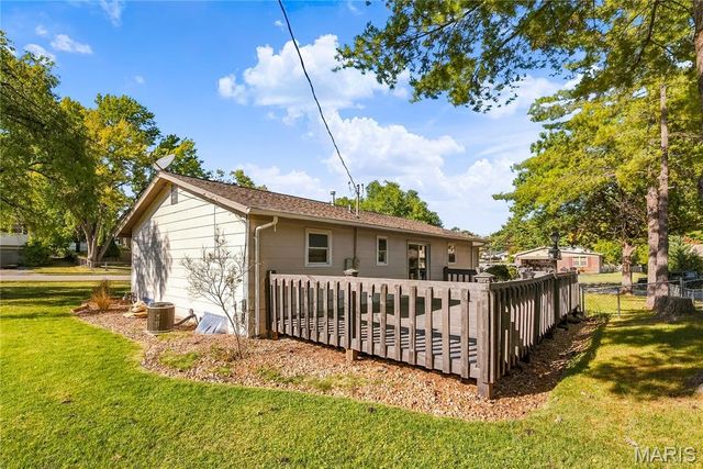 2916 Thrush Drive, St Charles, MO 63301