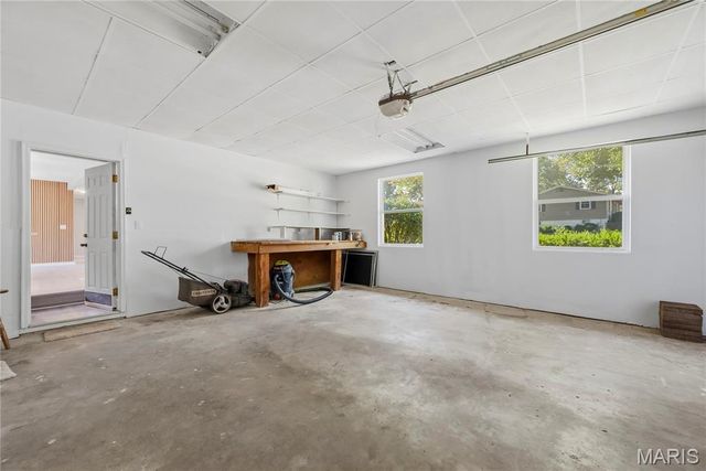 2916 Thrush Drive, St Charles, MO 63301