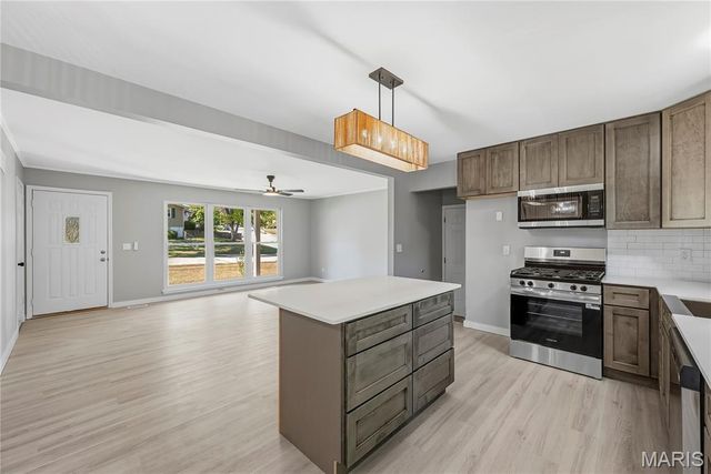 2916 Thrush Drive, St Charles, MO 63301