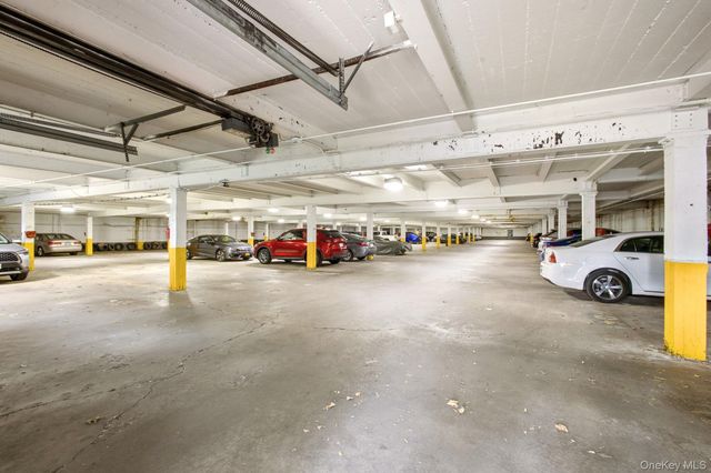 75-05 210 2P, Oakland Gardens, NY 11364