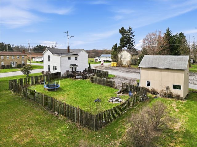 7185 W Market St, Jefferson Twp, PA 16137