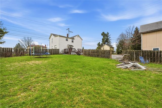 7185 W Market St, Jefferson Twp, PA 16137