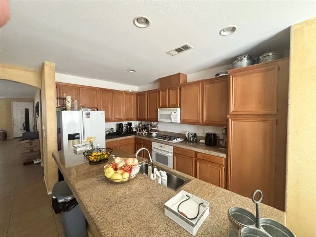 4042 W Avenue J9, Lancaster, CA 93536