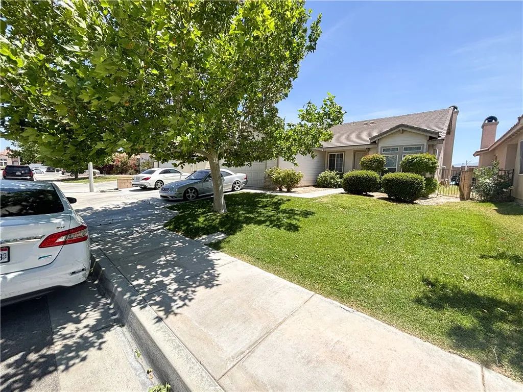 4042 W Avenue J9, Lancaster, CA 93536