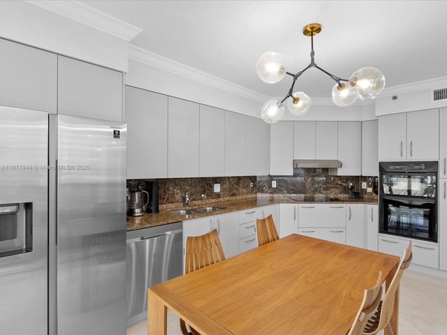 19111 Collins Ave 1406, Sunny Isles Beach, FL 33160