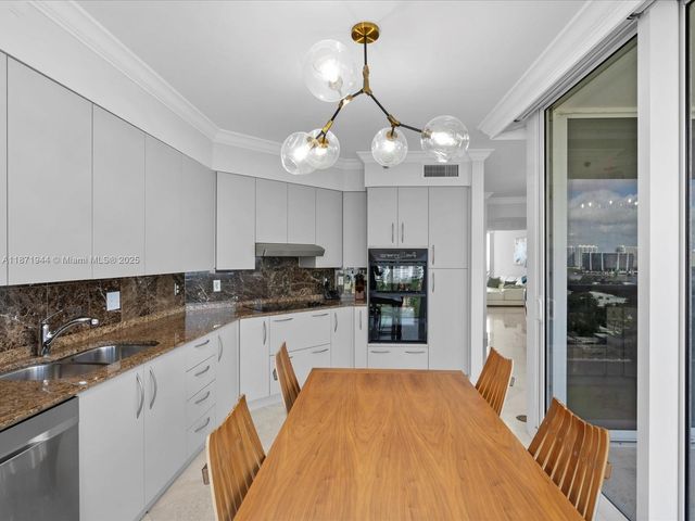 19111 Collins Ave 1406, Sunny Isles Beach, FL 33160