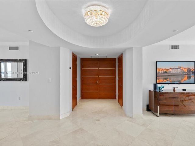 19111 Collins Ave 1406, Sunny Isles Beach, FL 33160