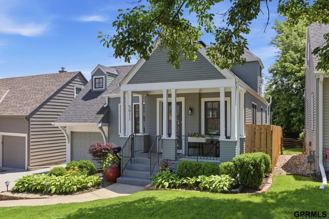 5911 Pierce Street, Omaha, NE 68106