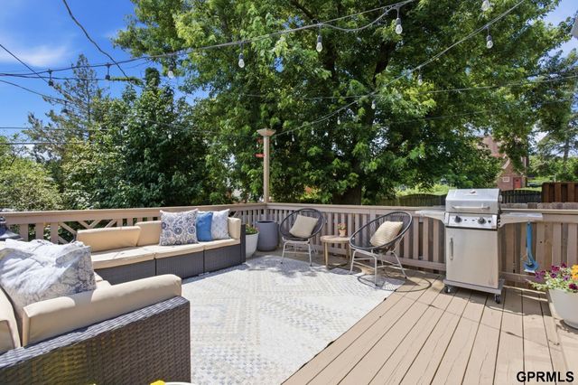 5911 Pierce Street, Omaha, NE 68106