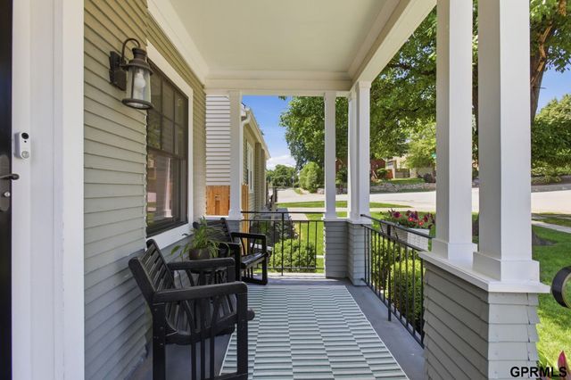 5911 Pierce Street, Omaha, NE 68106
