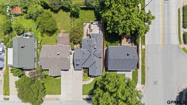 5911 Pierce Street, Omaha, NE 68106