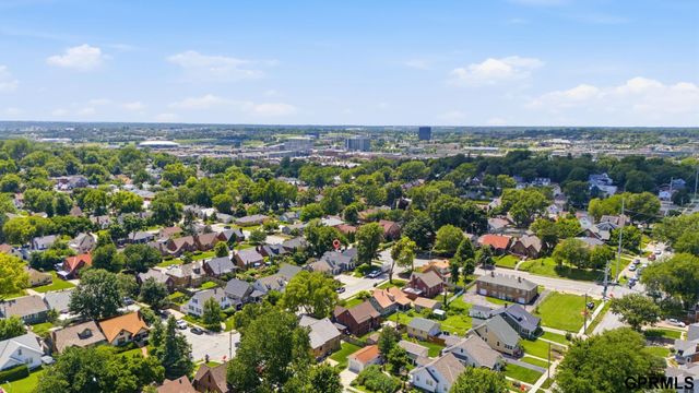 5911 Pierce Street, Omaha, NE 68106