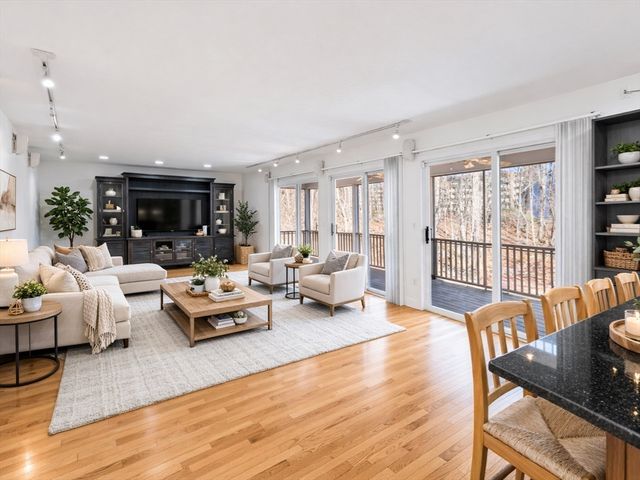 45 Gates St, Framingham, MA 01702