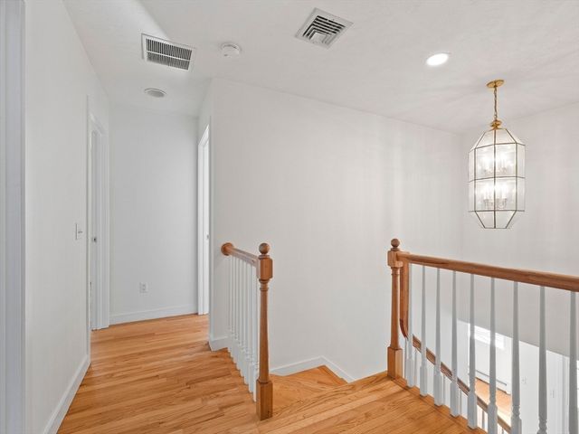 45 Gates St, Framingham, MA 01702