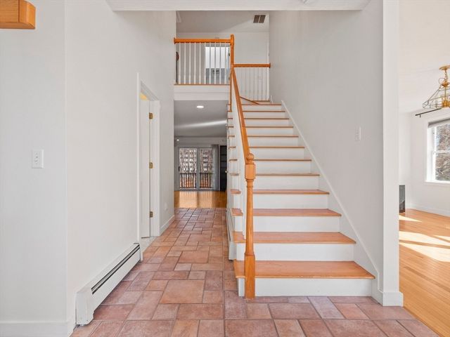 45 Gates St, Framingham, MA 01702