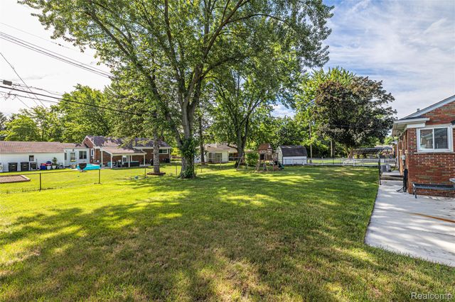 19044 Norwich Road, Livonia, MI 48152