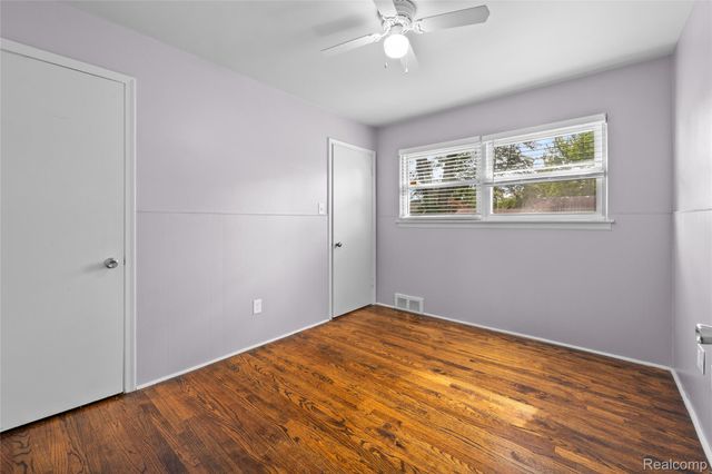 19044 Norwich Road, Livonia, MI 48152