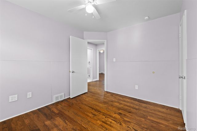 19044 Norwich Road, Livonia, MI 48152