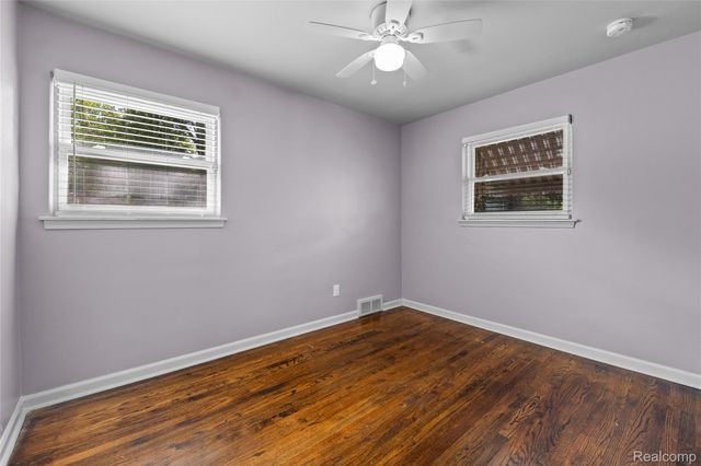 19044 Norwich Road, Livonia, MI 48152
